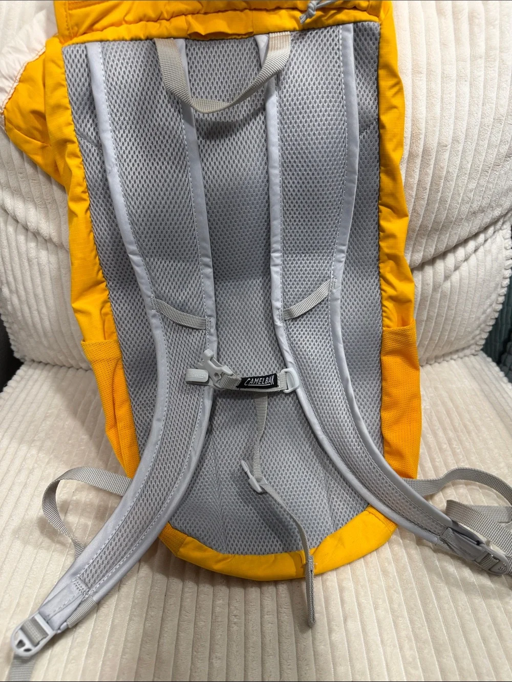 CamelBak Arête 18 Hydration Pack Yellow. Great shape! Like new.